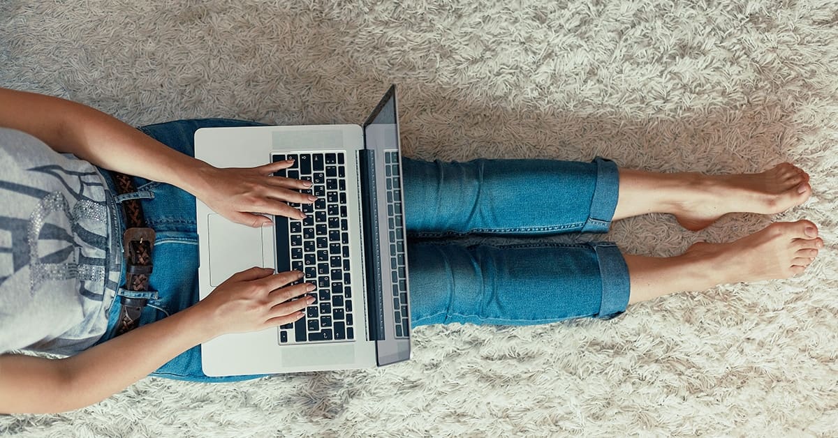 woman-with-laptop