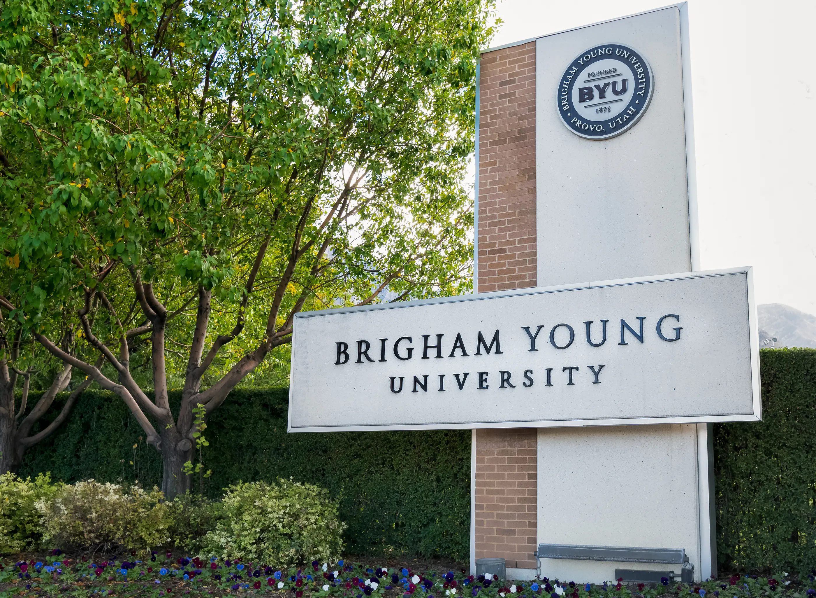 brigham-young-university-entrance-sign