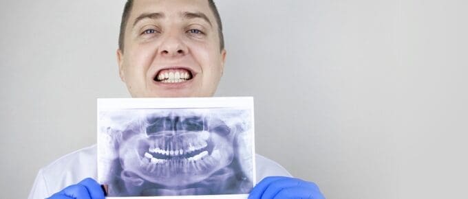 Endodontist salary
